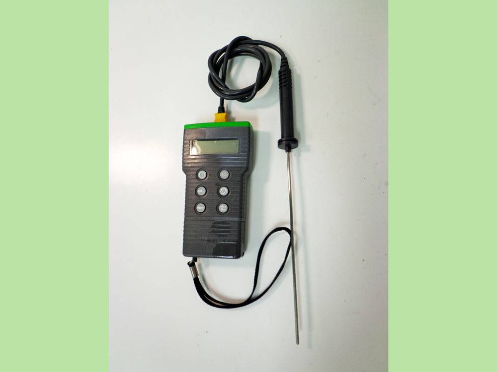 Comark C9006 I.S. Handheld Digital Thermometer, 1 Input, C900X series.